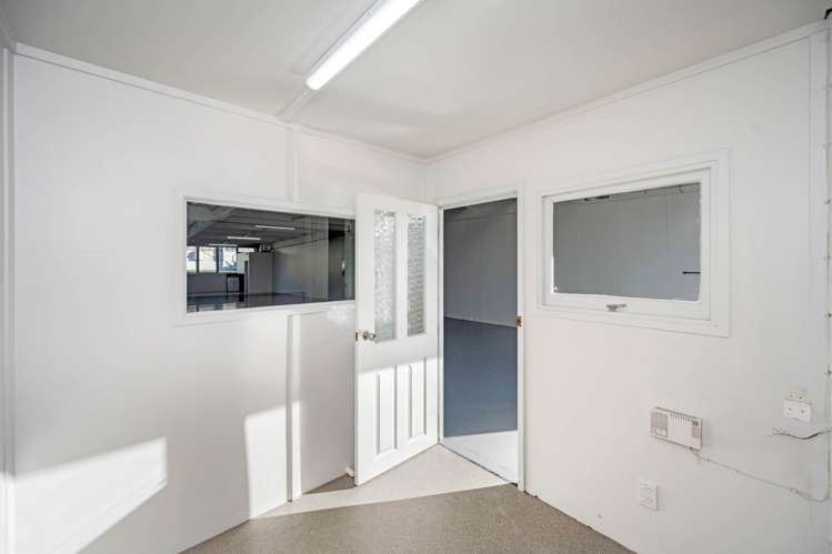 Unit D/124 Felton Mathew Avenue St Johns_6