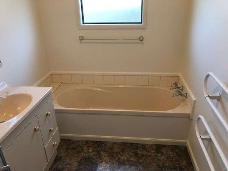 2/68A Guppy Road Greenmeadows_10