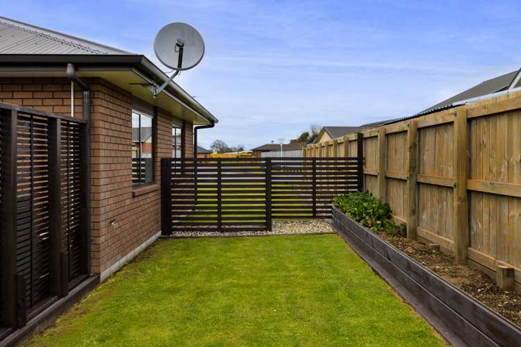 6 Montague Grove Stratford_24