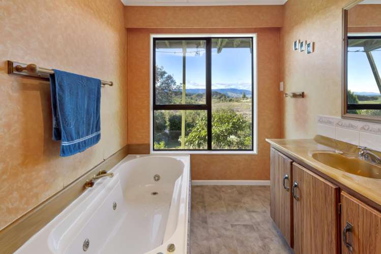 12 Moana Street Otaki Beach_13