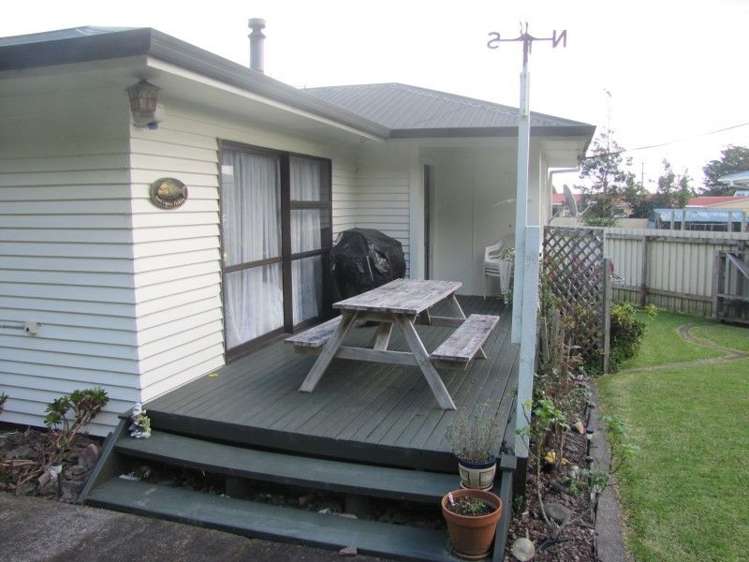 100 Laurie Lane Thames_15