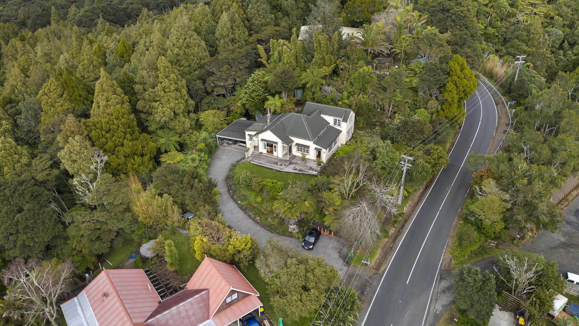 284 Forest Hill Road Waiatarua_0