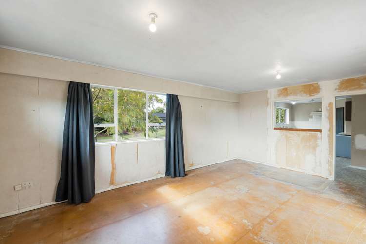 15 Sheridan Crescent Leamington_6