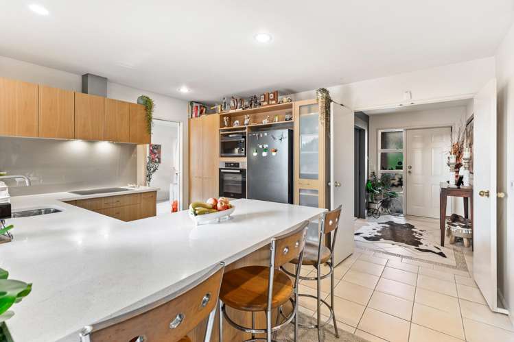 8 Toledo Avenue Henderson Heights_17
