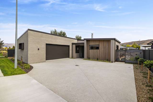 Brand New Living Opposite the Park