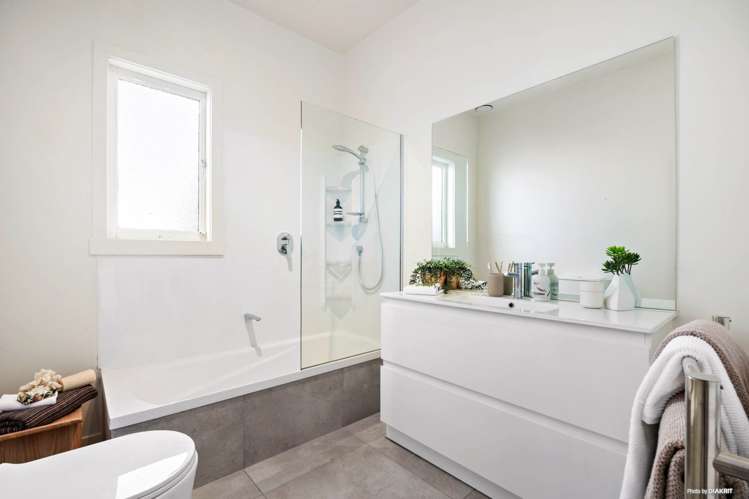 94 Warnock Street Westmere_14