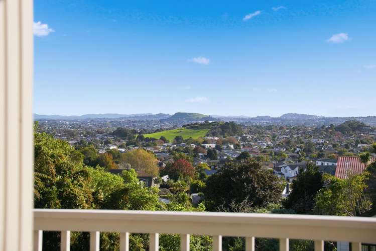 10 Etherege Place Mellons Bay_15