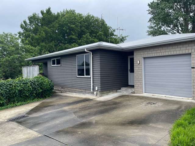 Lovely home in tranquil gully setting