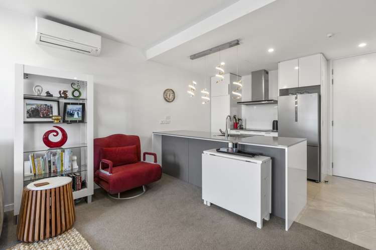 202/1 Kimiora Street Three Kings_12