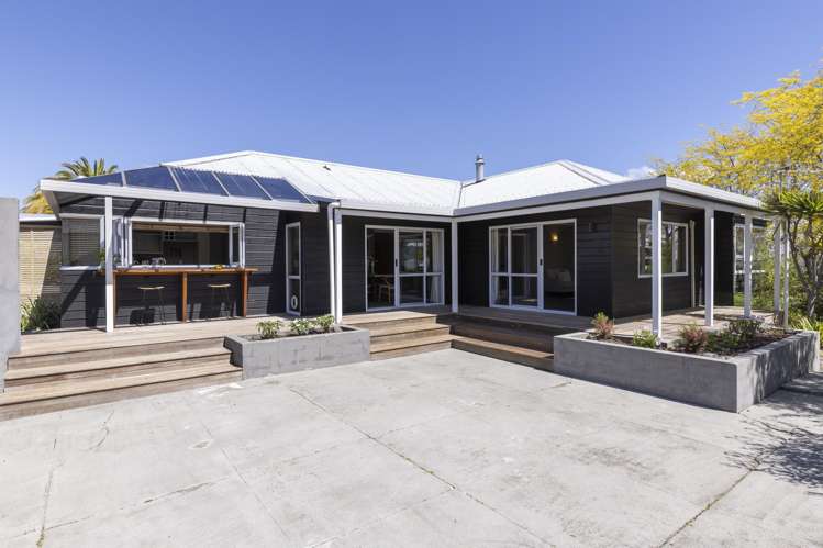 1 and 2/20 Stanley Street Wharewaka_13