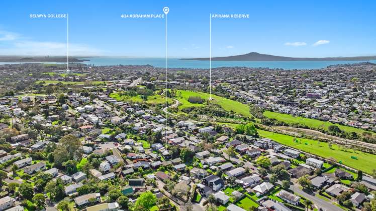 4/24 Abraham Place Saint Johns_13