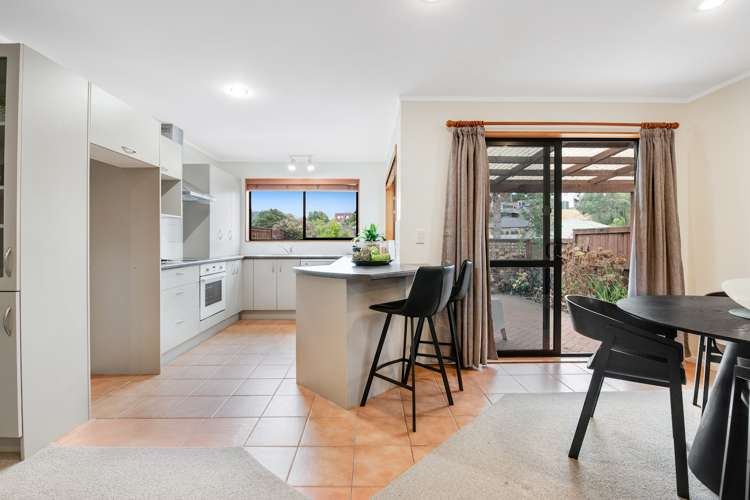 4 Red Hibiscus Road Stanmore Bay_6