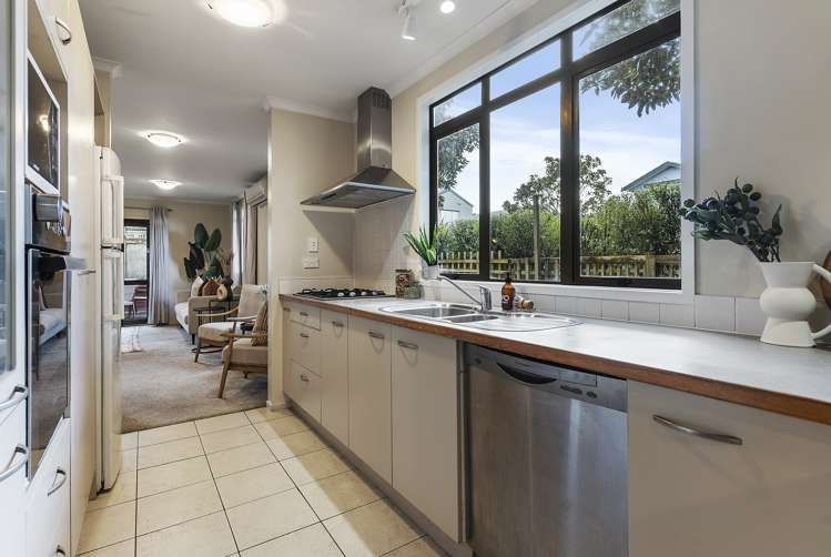 1 Siena Place Te Atatu Peninsula_16
