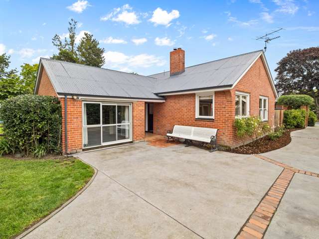 The Billy Thomas House – A Classic Family Home