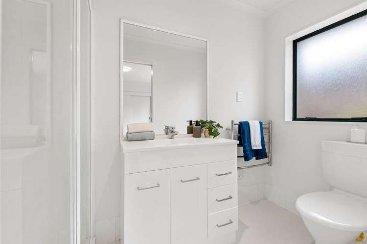 10 Medvale Avenue Flat Bush_11