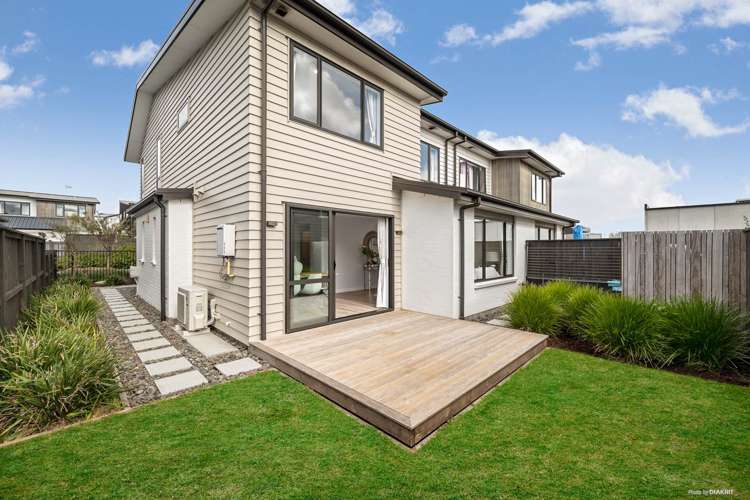 4 Henry Lloyd Place Silverdale_18