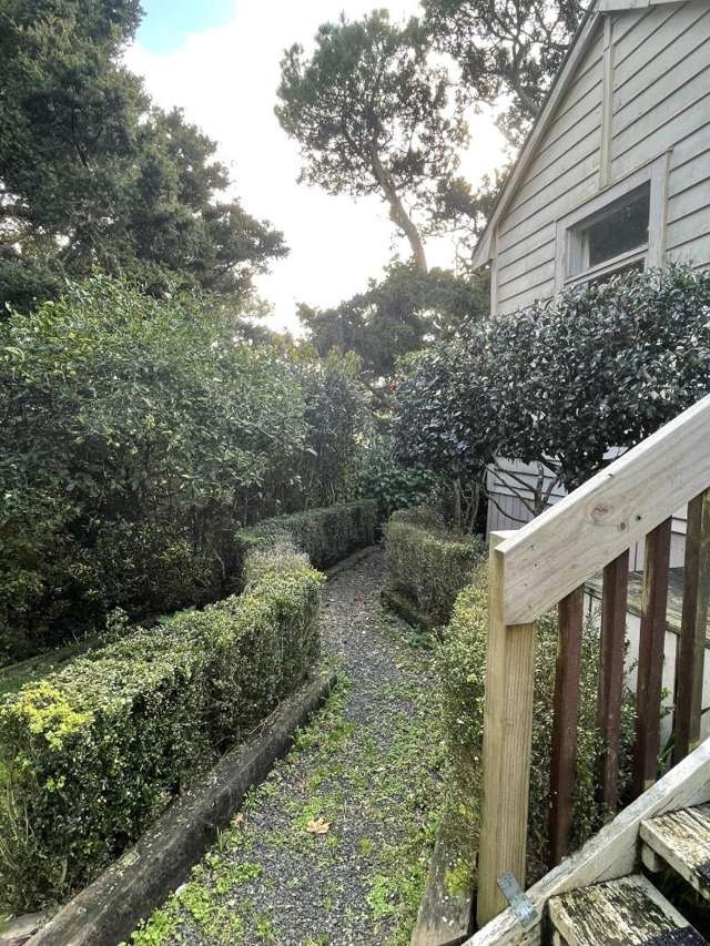 159F Portsmouth Road 10373_3