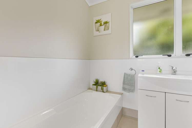 13 Grange Park Avenue Raumati South_18