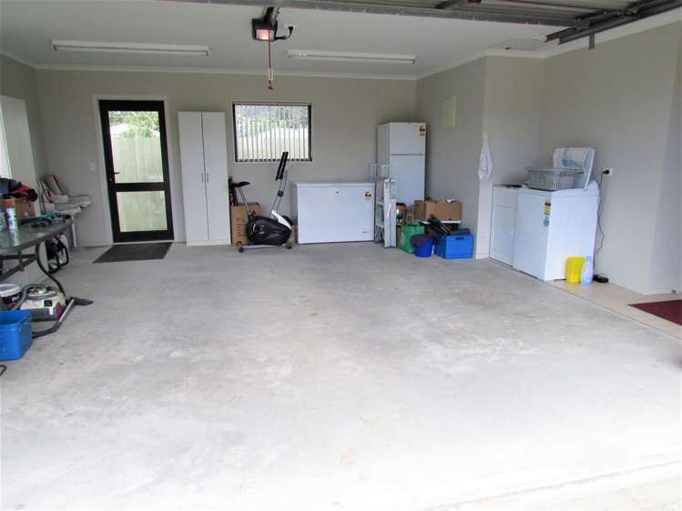 78 Domett Esplanade Cobden_15