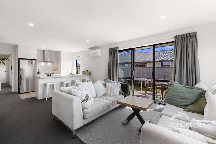 15 Woodford Avenue_1