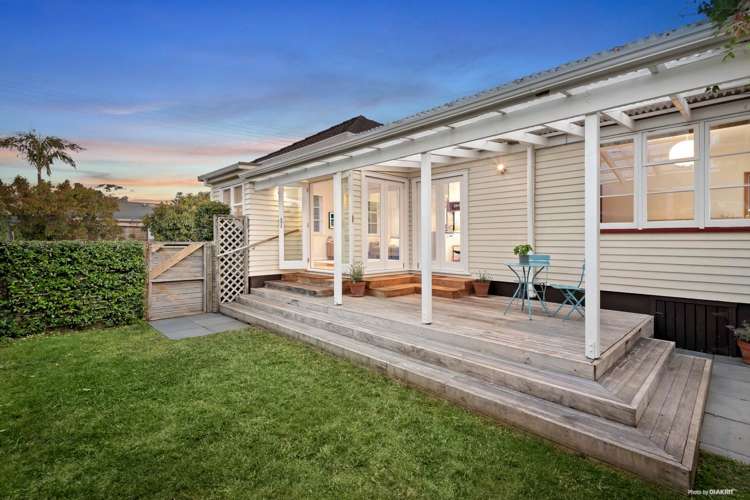 31 Yeovil Road Te Atatu Peninsula_10