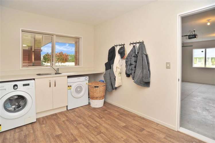 2195 South Eyre Road West Eyreton_26