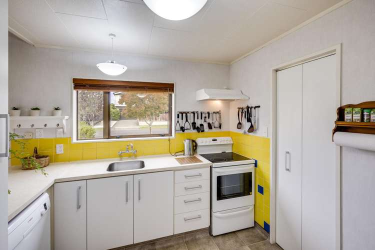 2/30 Ngarimu Crescent Taradale_6