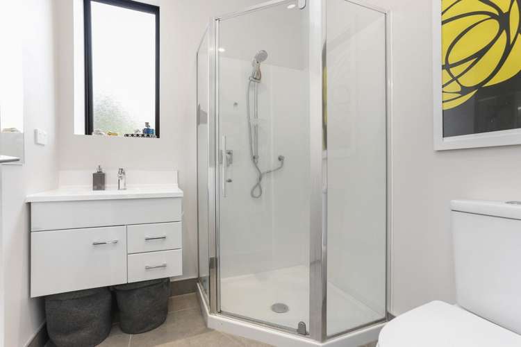 2/7 Uku Lane Hobsonville_9