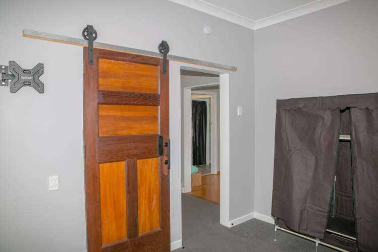 17 Foyle Street Bluff_11