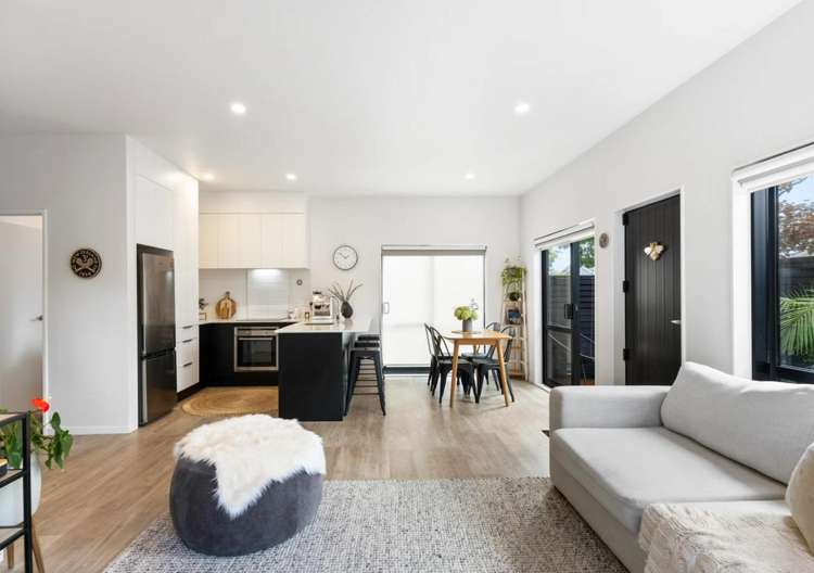 8A Edgar Pearce Place 10679_4
