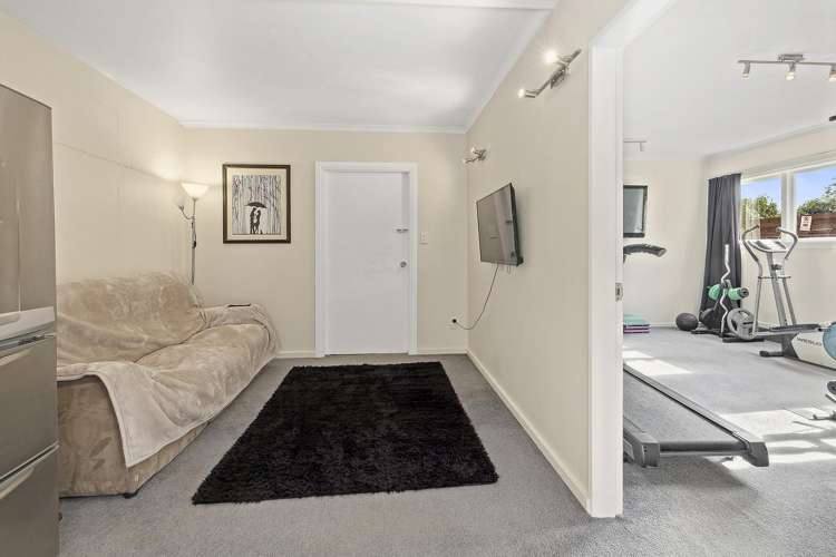 15 Brora Crescent Papakowhai_15