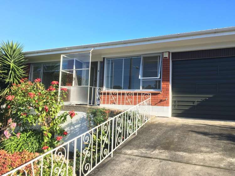 2/153 Landscape Road Mount Eden_12