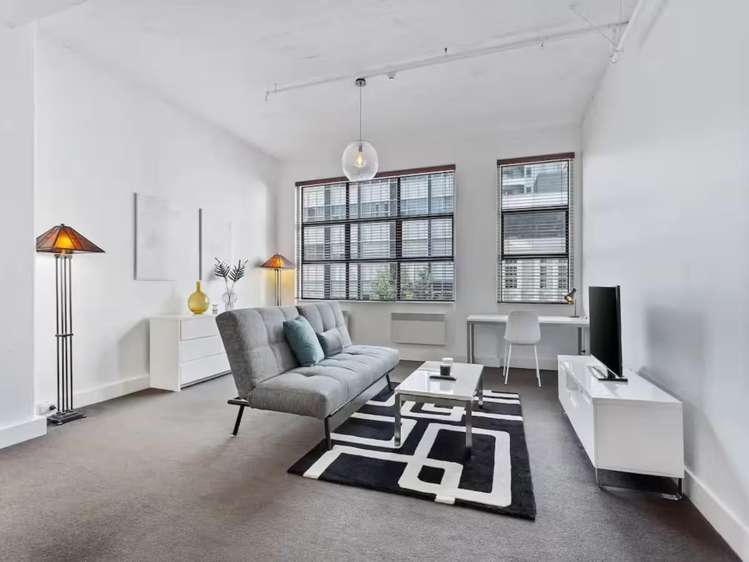 302/39 Anzac Avenue 10015_3