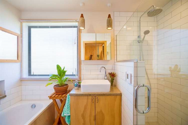 18a Arawata Terrace Fernhill/Sunshine Bay_5