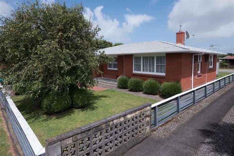 35 Disraeli Street Hawera_17