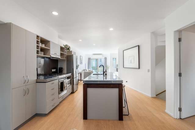 4/21 Hunters Park Drive Three Kings_3