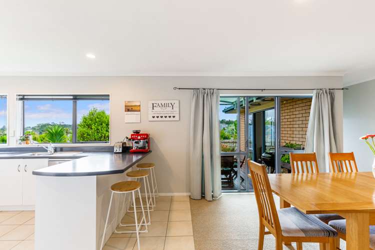 56 Rivervale Grove Stanmore Bay_9