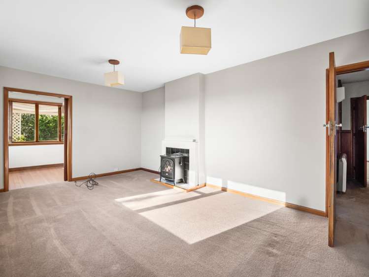 6 Robin Street Burwood_7