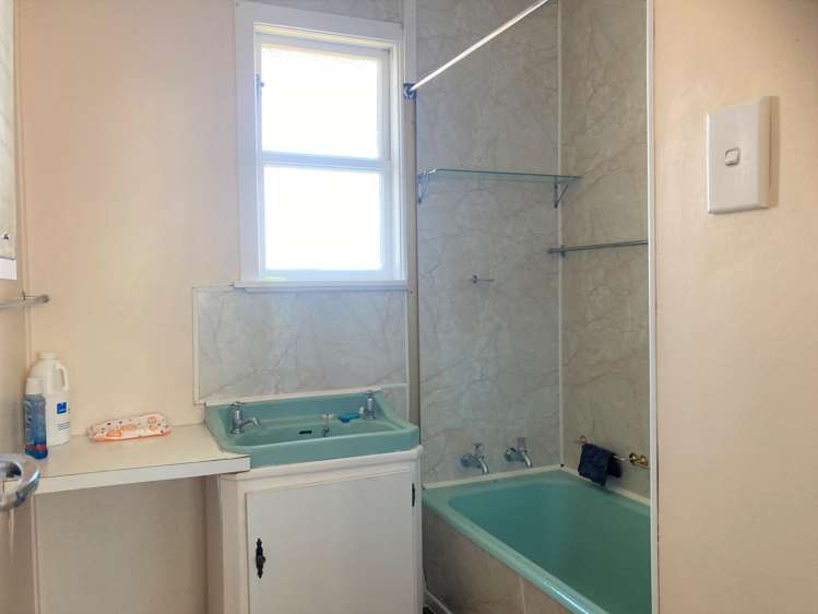 75 Mould Street Waitara_10