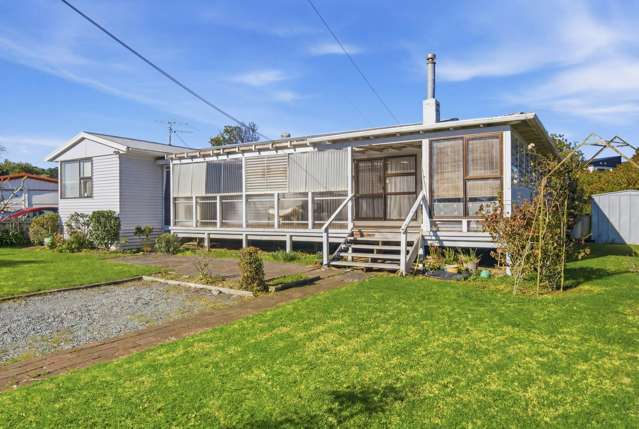 10 House Avenue Mangere Bridge_1