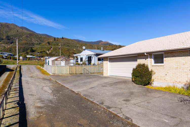 257a Waikawa Road Waikawa_4