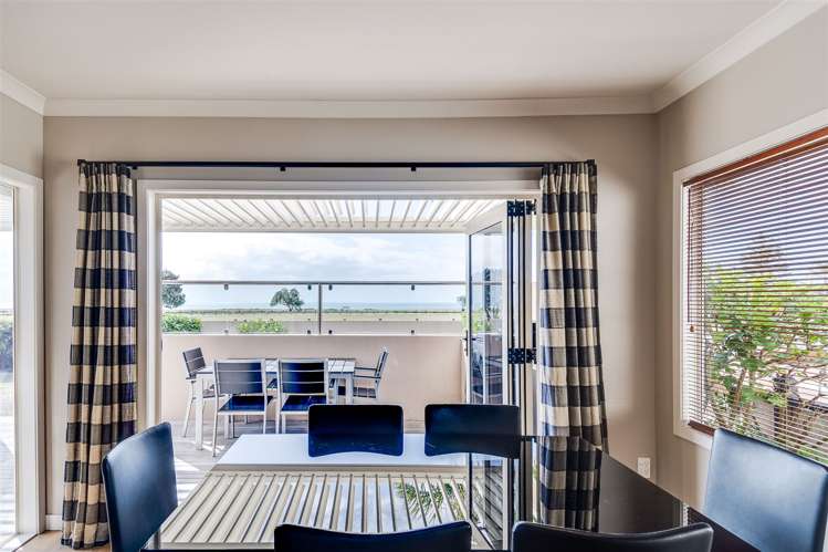 3 The Esplanade Westshore_9