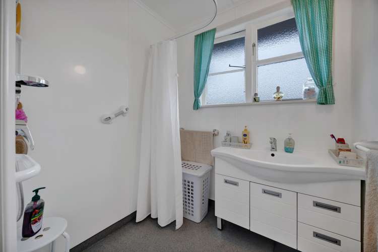 240 Egmont Street Patea_26