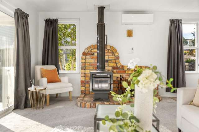 8 Silver Birch Rise Henderson_1