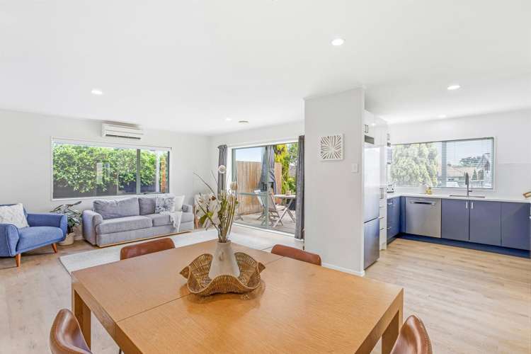 678B Te Atatu Road Te Atatu Peninsula_1