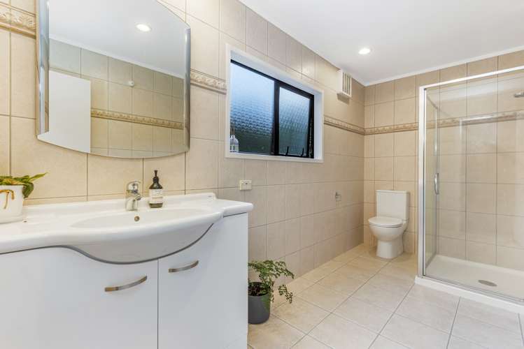 10 Coldham Crescent Saint Johns_16