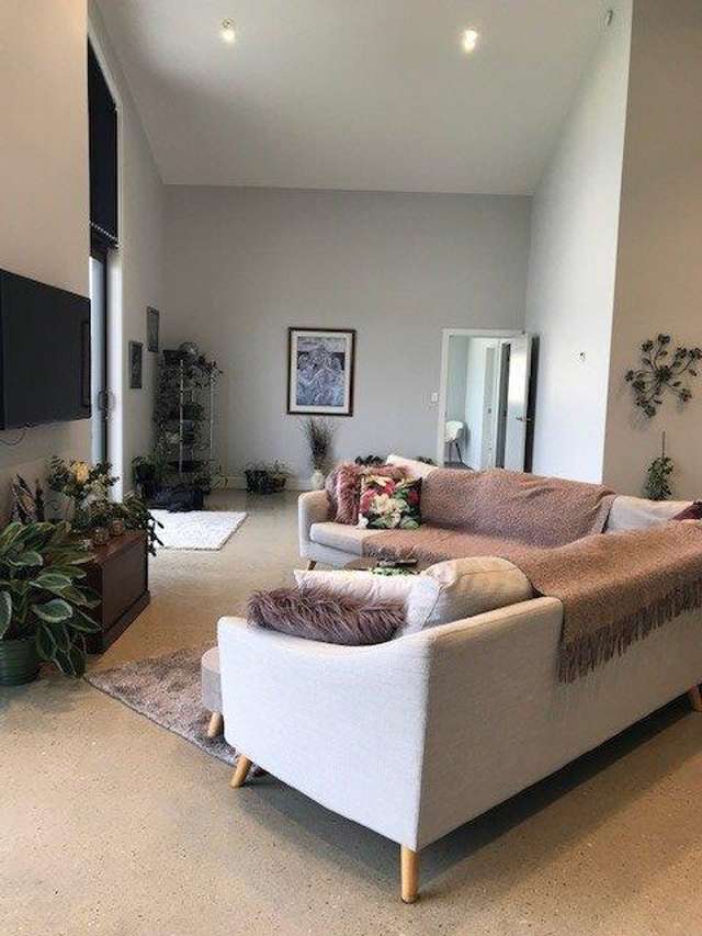 211 McArthur Road Alexandra_4