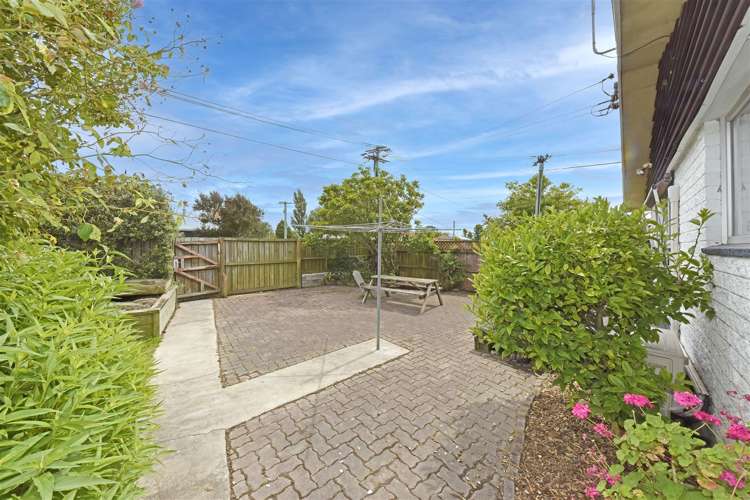 64 Wildberry Street Woolston_12