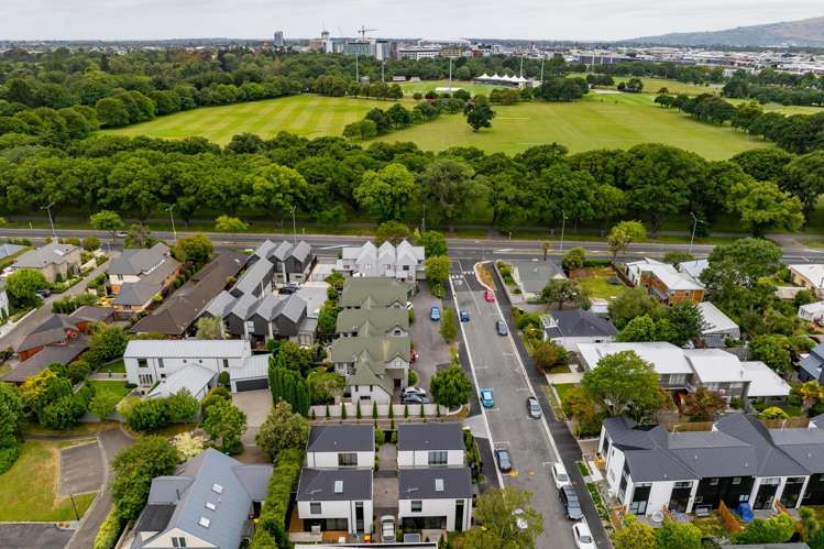 2/10 Brockworth Place Riccarton_17