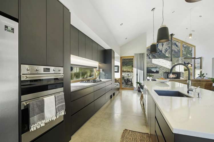 18 Falconer Rise Jacks Point_5